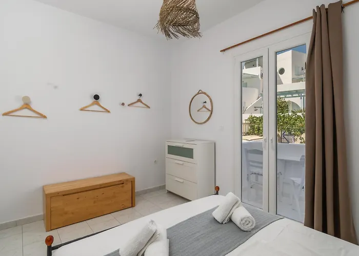 Private Rooftop Two-bedroom With Sunset View Walk To Center *