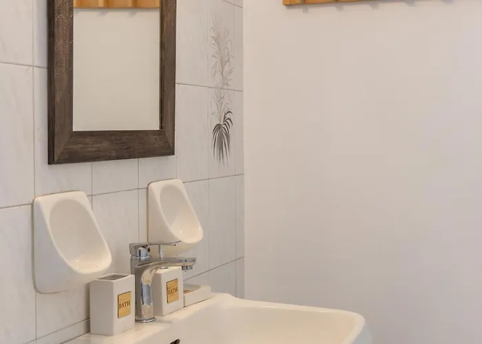 Sunset View Rooftop Apartment, Walk To Center * Αδάμας