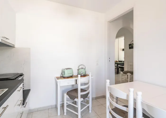 Private Rooftop Two-bedroom With Sunset View Walk To Center Appartamento Adamantas (Milos)